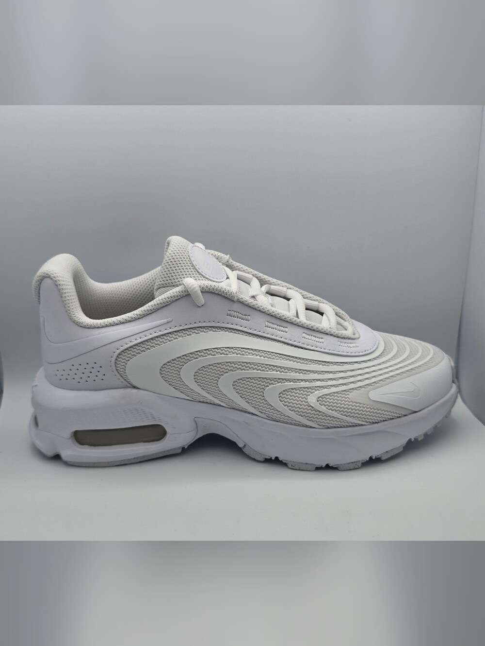 Nike Womens Air Max Fire White Low-Top Mesh & Synthetic Sneakers